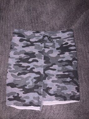 Sundry Black Camo Skirt Size 1